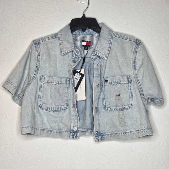 Tommy Hilfiger Tops - NWT Tommy Jeans Women's Cropped Short-Sleeve Denim Shirt - DENIM ULTRA LIGHT